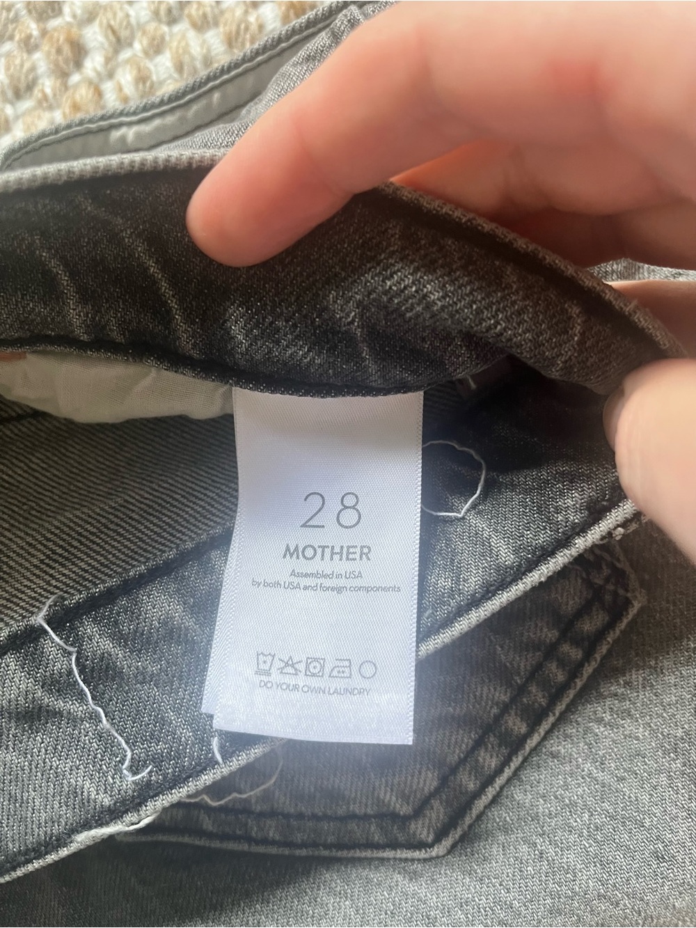 MOTHER The Whole Lot Zip Twist Fray shorts, Bait and Switch wash, size 28 - Picture 10 of 10